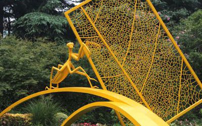 公園擺放的景觀裝飾品玻璃鋼創(chuàng)意螳螂雕塑
