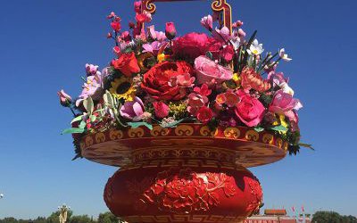國(guó)慶節(jié)廣場(chǎng)玻璃鋼彩繪仿真花朵大花籃雕塑