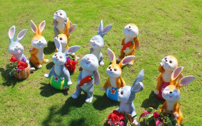 卡通動(dòng)物兔子雕塑幼兒園商場美陳擺件
