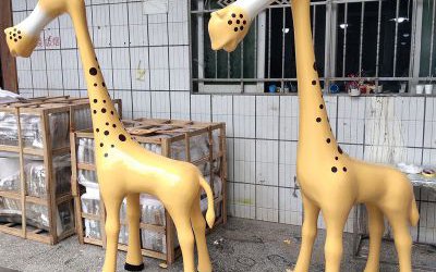 景區(qū)游樂園玻璃鋼卡通可愛長頸鹿雕塑